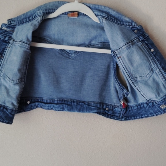 Apple Bottom Sleeveless Cropped Medium-Wash Denim Vest Size Medium - Picture 4 of 10